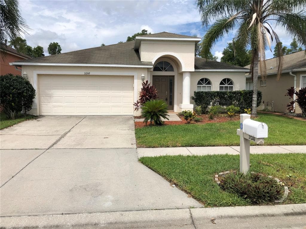 31249 KIRKSHIRE COURT WESLEY CHAPEL, FL 33543