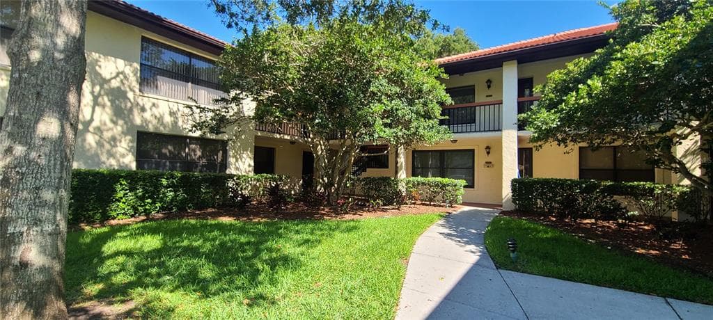 1602 HAMMOCK PINE BOULEVARD UNIT 1602 CLEARWATER, FL 33761