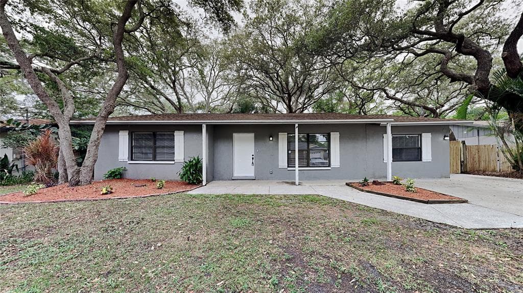 719 LOCUST STREET TARPON SPRINGS, FL 34689