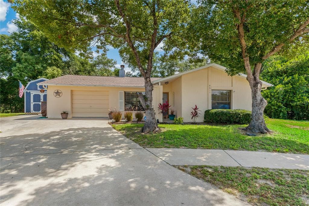 8611 HONEYCOMB DRIVE PORT RICHEY, FL 34668