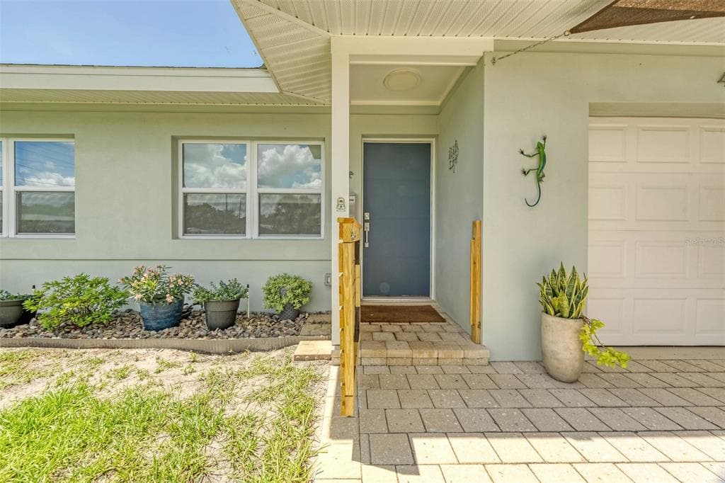 4612 YARMOUTH AVENUE S ST PETERSBURG, FL 33711