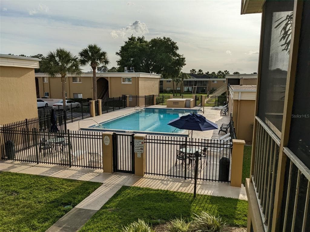 1000 LAKE OF THE WOODS BOULEVARD UNIT B205 FERN PARK, FL 32730