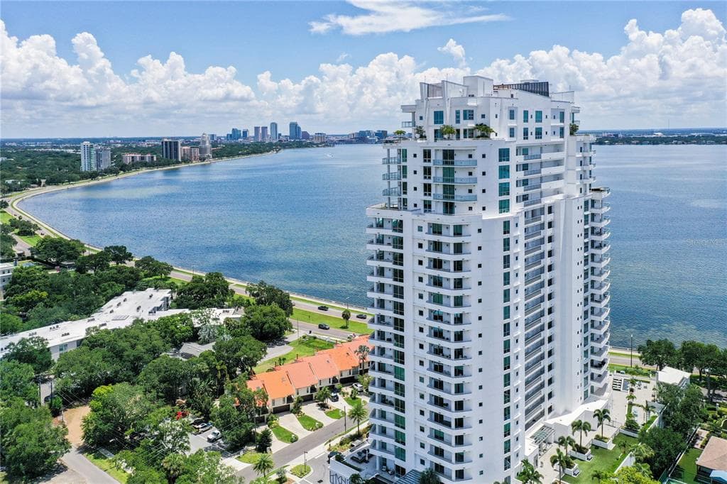 3401 BAYSHORE BOULEVARD UNIT 503 TAMPA, FL 33629