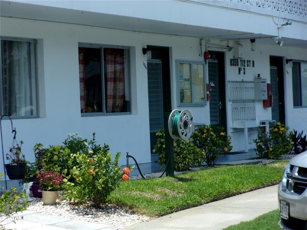 8350 112TH STREET UNIT 103 SEMINOLE, FL 33772