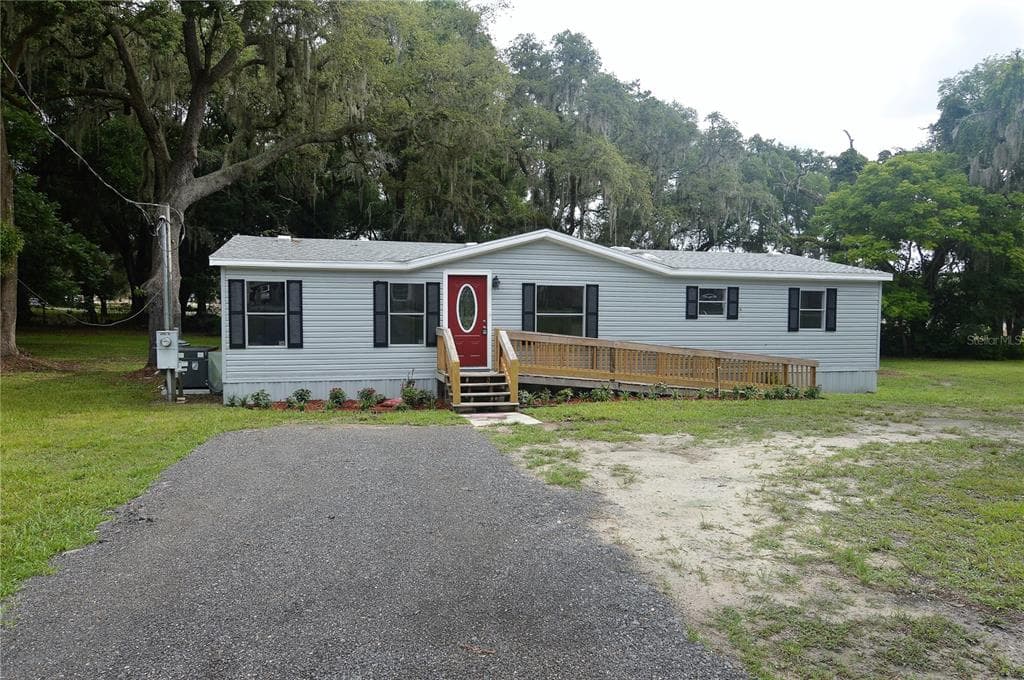 35845 OLD CLINTON AVENUE DADE CITY, FL 33525