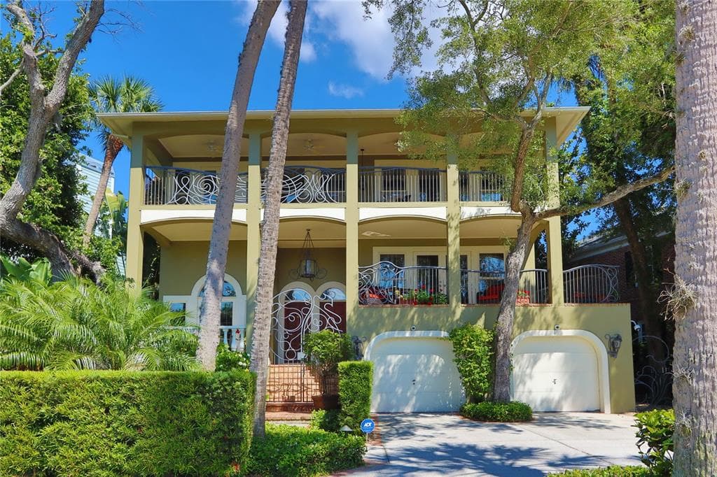 820 S BAYSIDE DRIVE