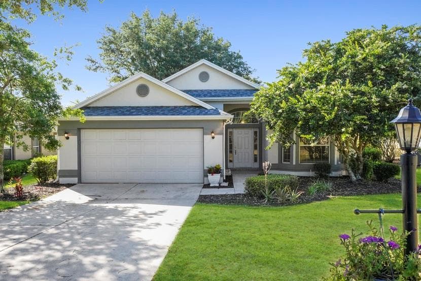 39912 BAYVIEW DRIVE LADY LAKE, FL 32159