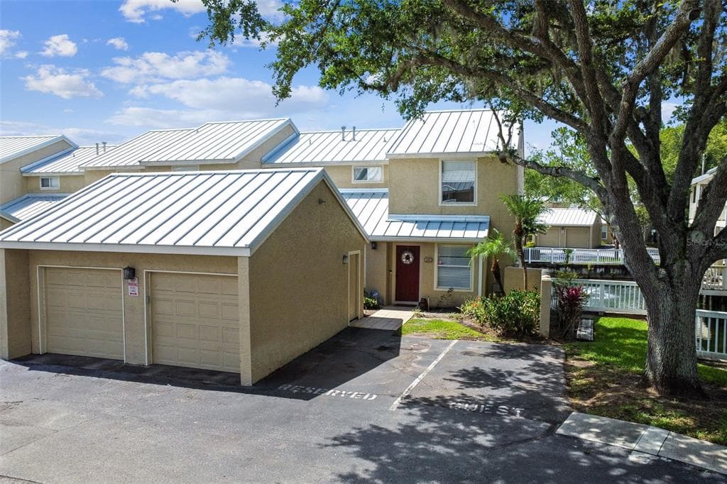 3416 CYPRESS HEAD COURT