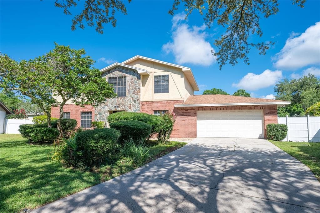 1822 STONECREST COURT