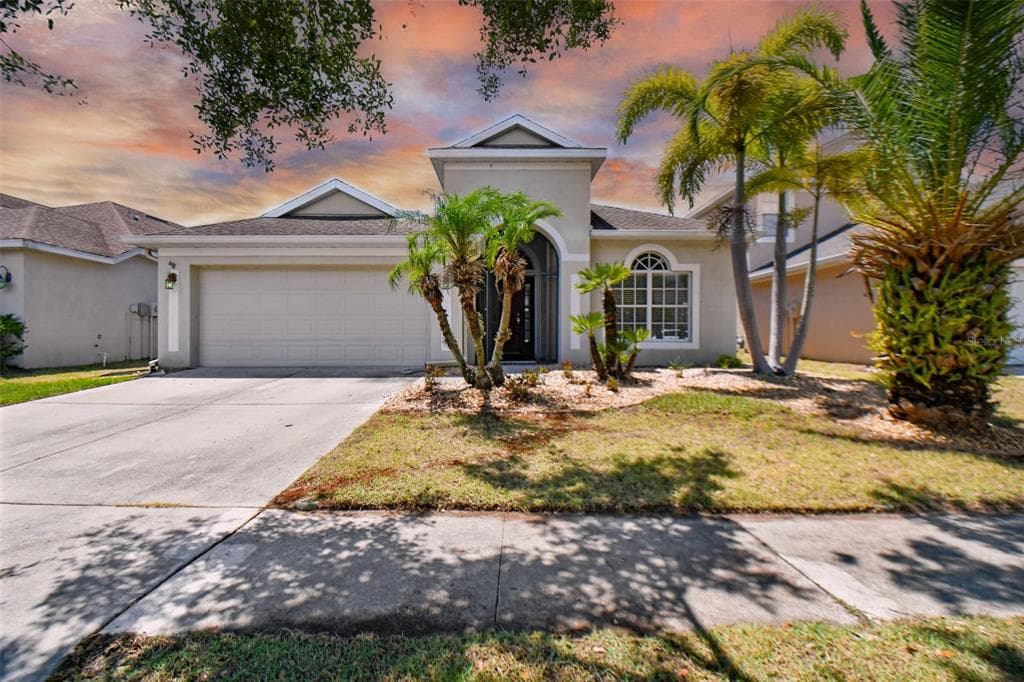 5230 CLOVER MIST DRIVE APOLLO BEACH, FL 33572