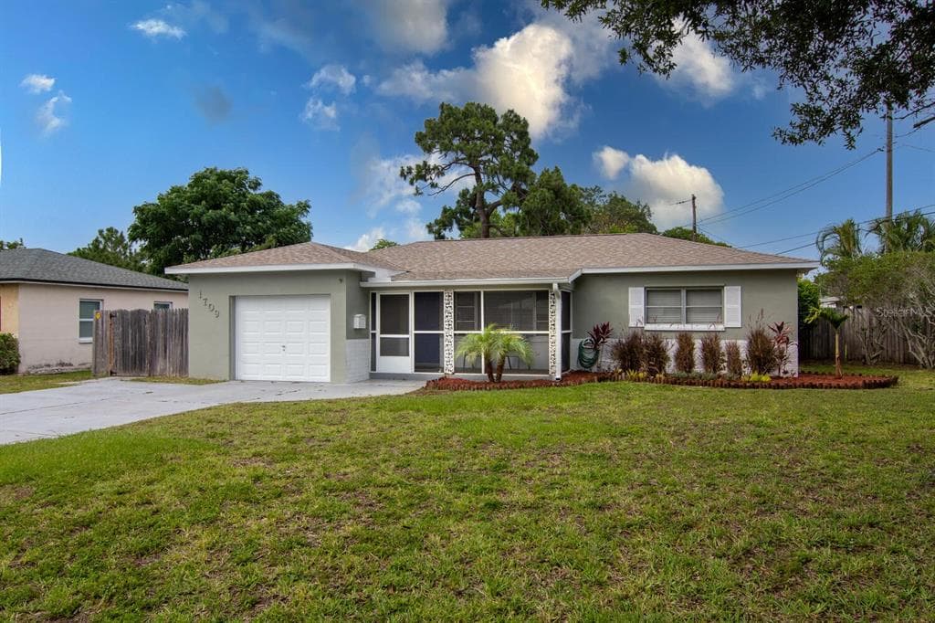 1709 BRADSHAW LANE N ST PETERSBURG, FL 33710