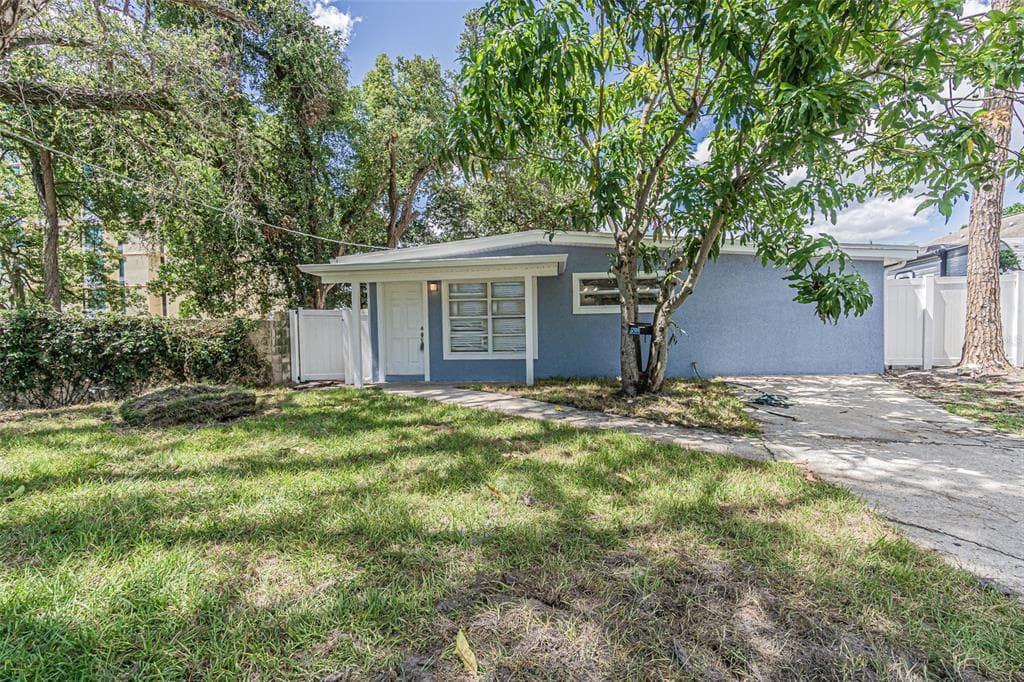 2903 W SAINT JOHN STREET TAMPA, FL 33607