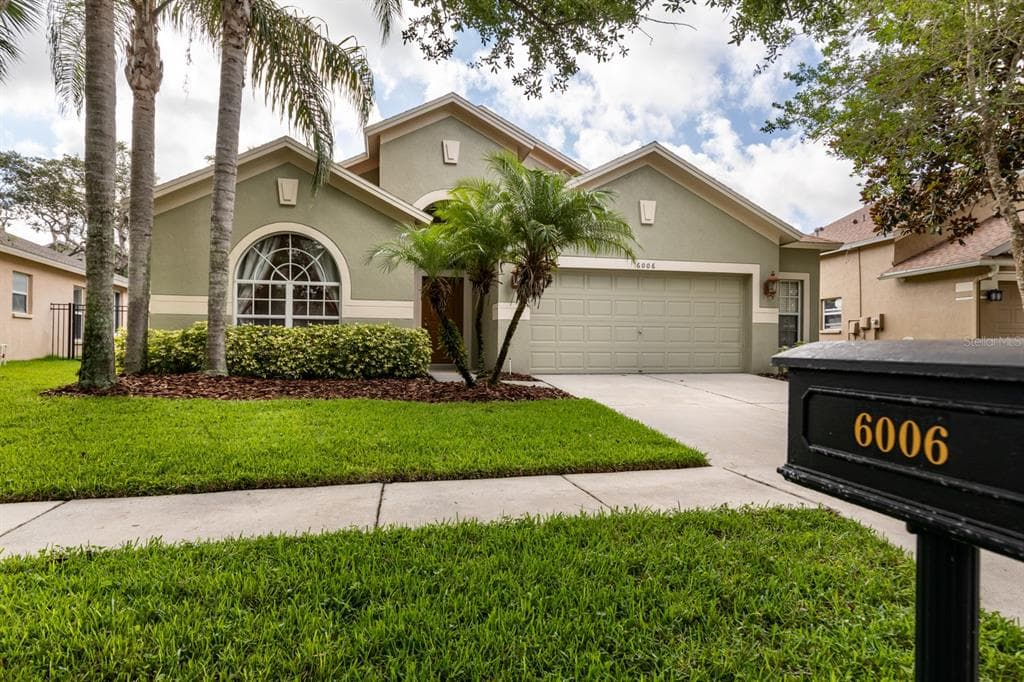 6006 MARTINGLADE PLACE LITHIA, FL 33547