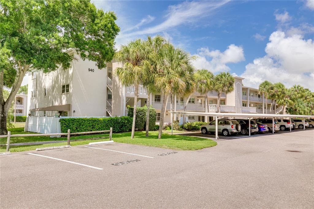 940 VIRGINIA STREET UNIT 303 DUNEDIN, FL 34698