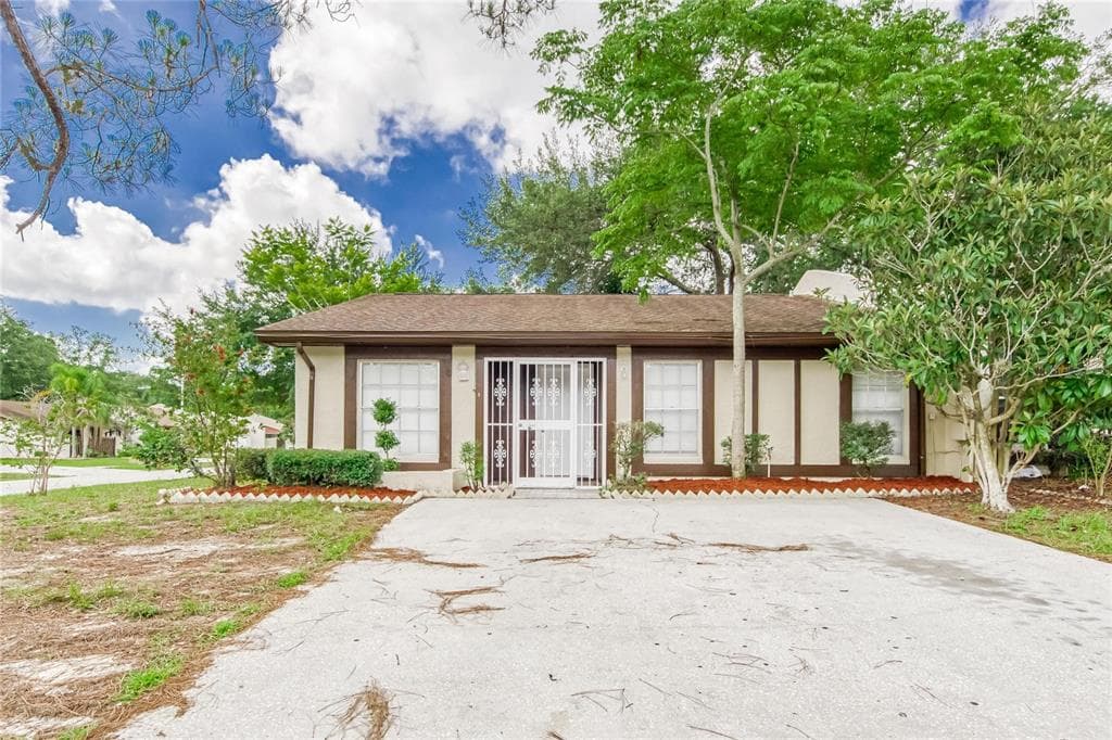 7719 GLADES COURT TEMPLE TERRACE, FL 33637