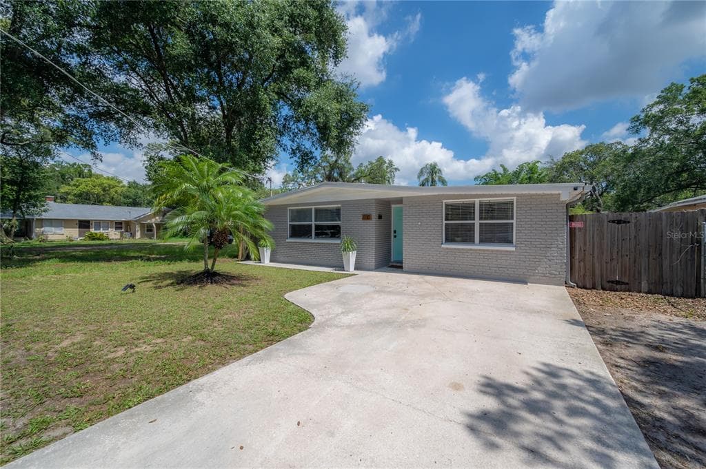 1110 E GENESEE STREET TAMPA, FL 33603