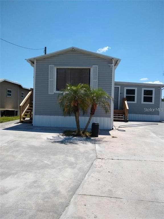 5817 SUSSEX DRIVE TAMPA, FL 33615