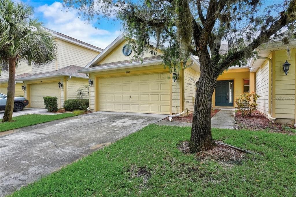 8954 IRON OAK AVENUE TAMPA, FL 33647