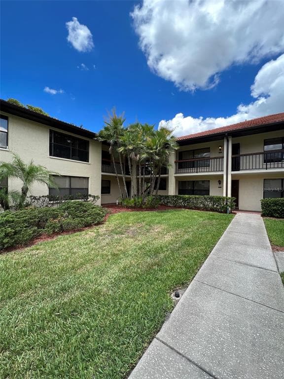 1110 HAMMOCK PINE BOULEVARD UNIT 1110 CLEARWATER, FL 33761