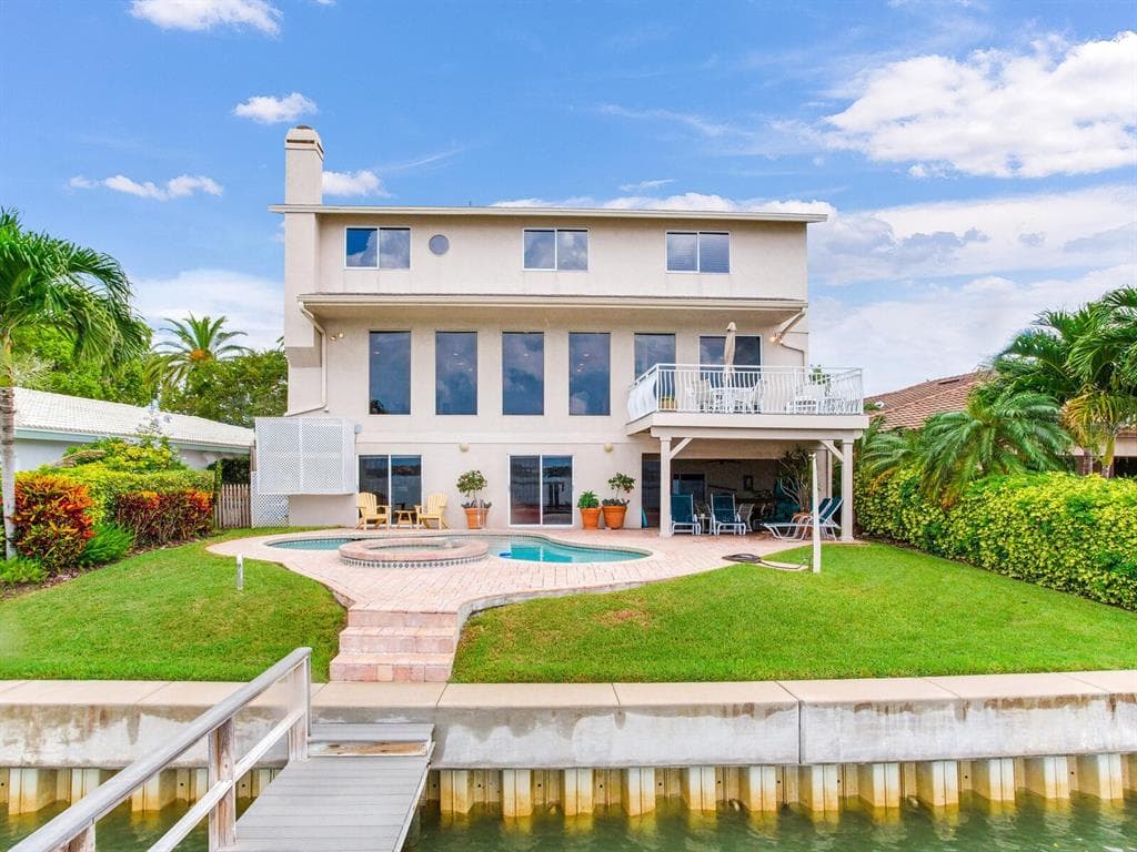 485 HARBOR DRIVE S INDIAN ROCKS BEACH, FL 33785