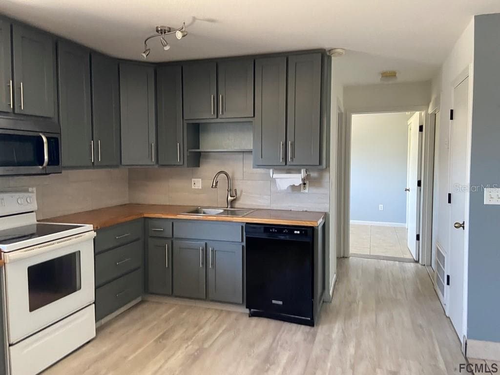 2040 CENTRAL AVENUE S FLAGLER BEACH, FL 32136