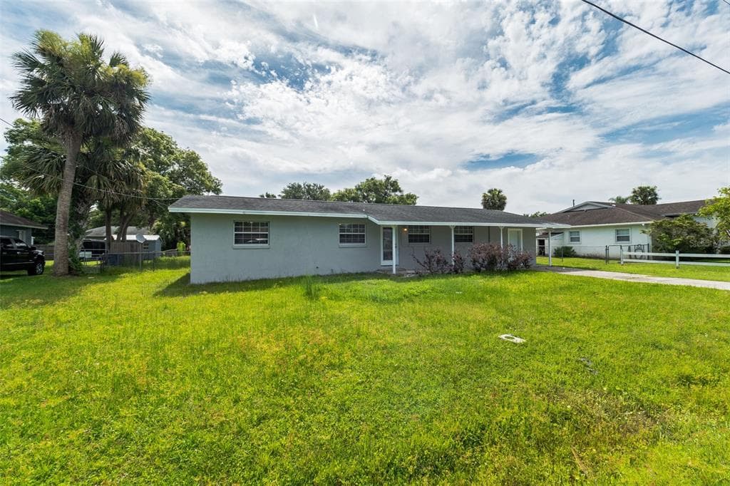 1645 CENTER STREET DELAND, FL 32720
