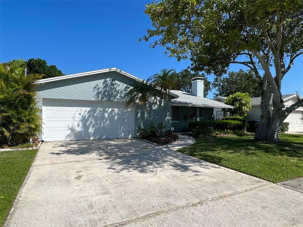 6536 BAYOU GRANDE BOULEVARD NE ST PETERSBURG, FL 33702