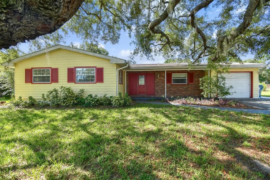 2014 FINLAND DRIVE SPRING HILL, FL 34609