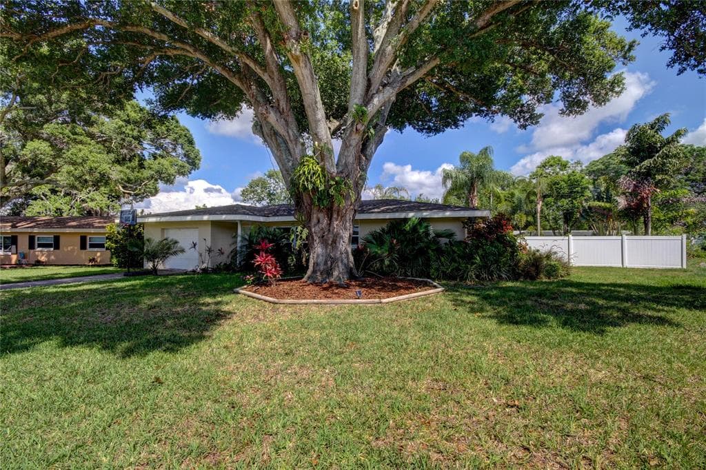 1339 BUCKINGHAM DRIVE CLEARWATER, FL 33756