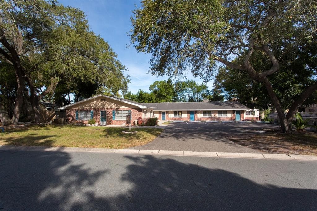 535 32ND AVENUE N UNIT 4 ST PETERSBURG, FL 33704