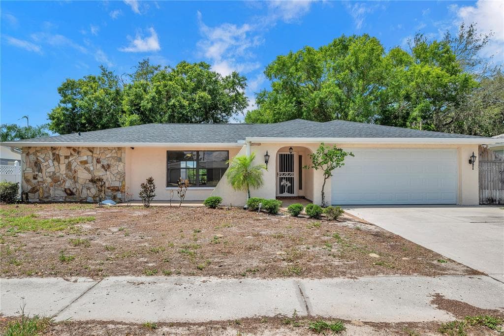 5124 FLORA AVENUE HOLIDAY, FL 34690