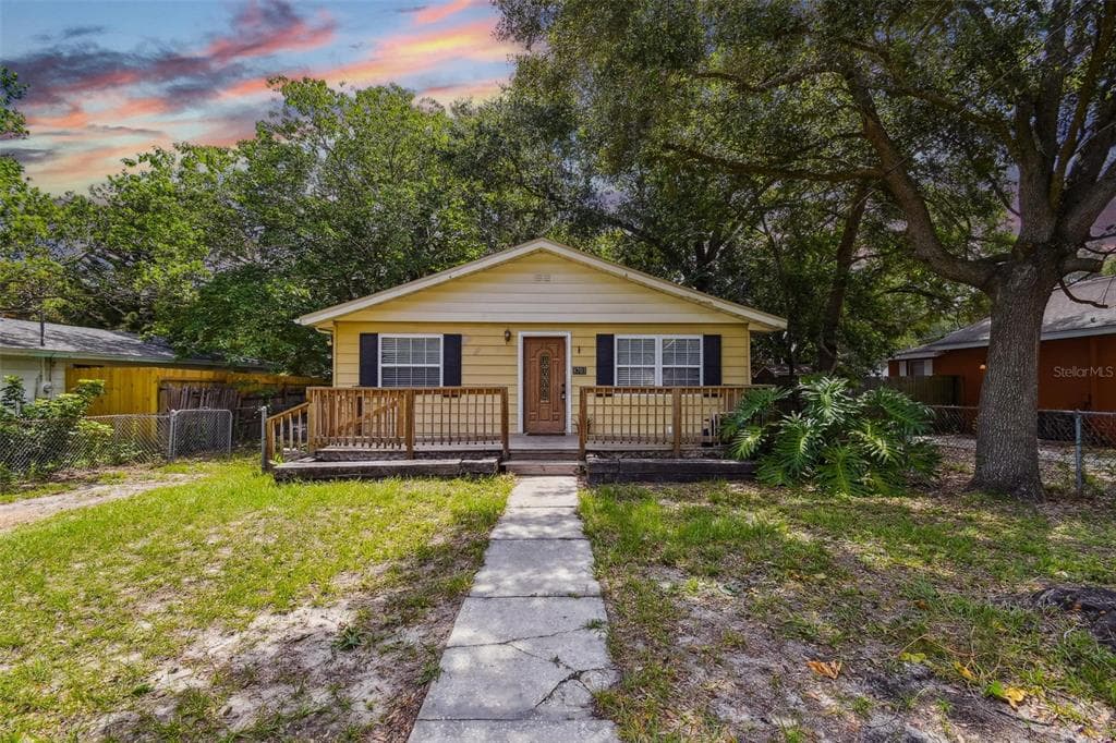 8703 N HIGHLAND AVENUE TAMPA, FL 33604