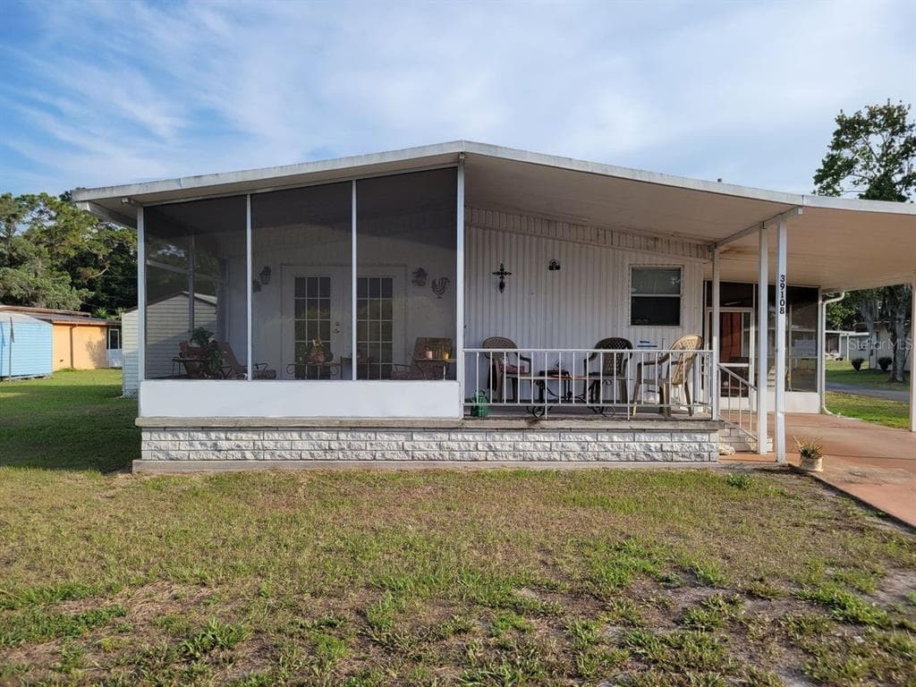 39108 HILLCREST DRIVE ZEPHYRHILLS, FL 33542