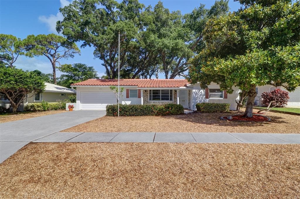 12261 69TH TERRACE SEMINOLE, FL 33772