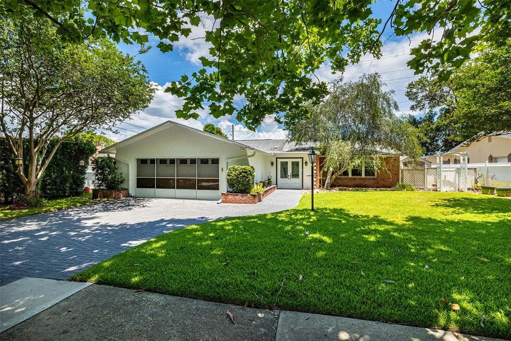 1381 SUMMERLIN DRIVE CLEARWATER, FL 33764