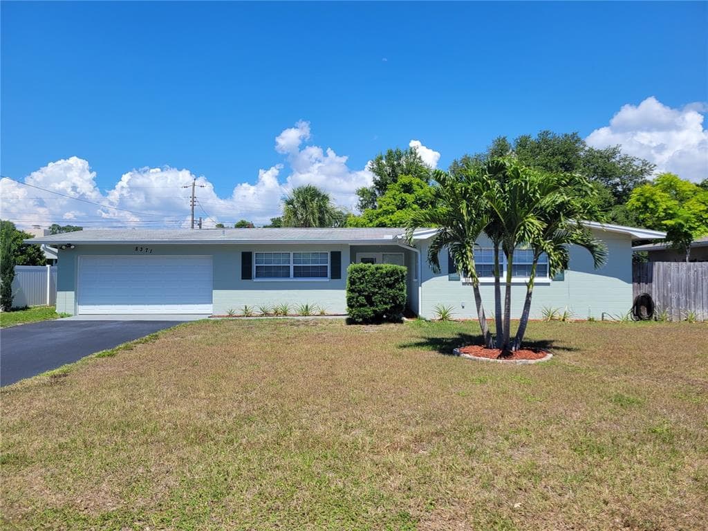 8371 RIDGEWOOD CIRCLE SEMINOLE, FL 33772