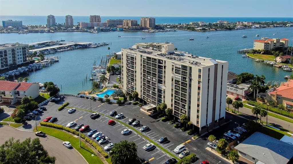 255 DOLPHIN POINT UNIT 305 CLEARWATER, FL 33767