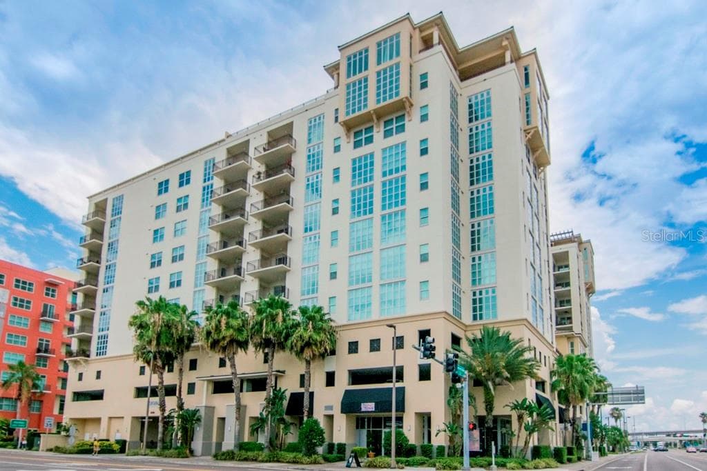 1238 E KENNEDY BOULEVARD UNIT 404