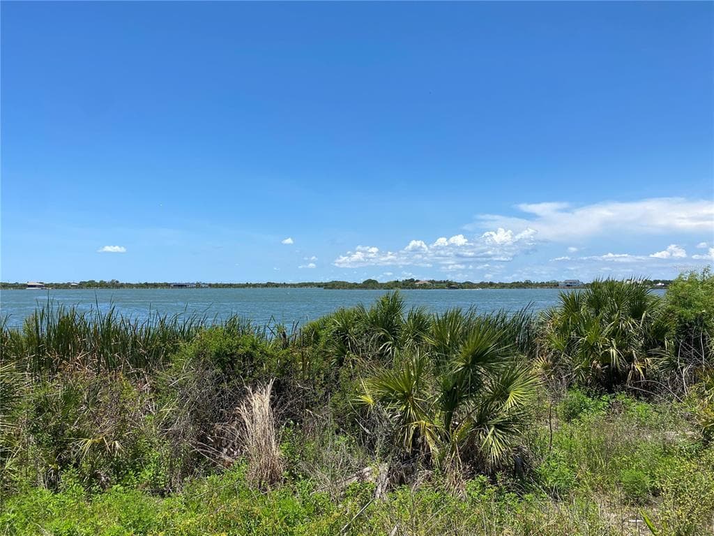PALEO POINT DRIVE RUSKIN, FL 33570