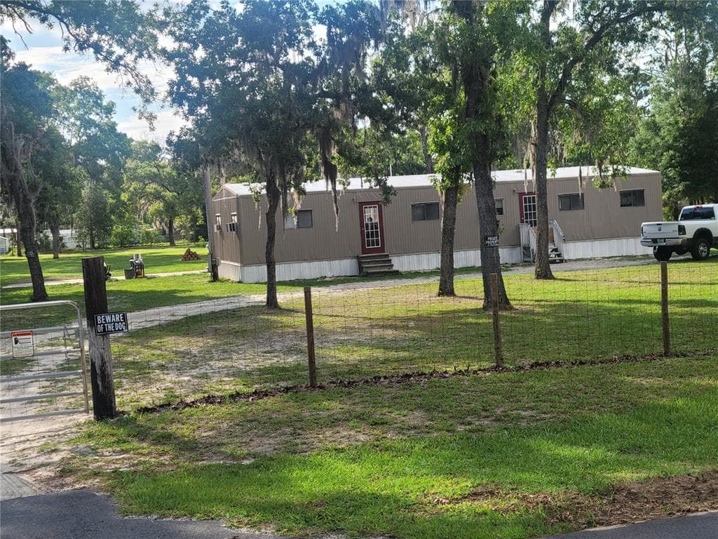 6851 S STRAIGHT AVENUE HOMOSASSA, FL 34446