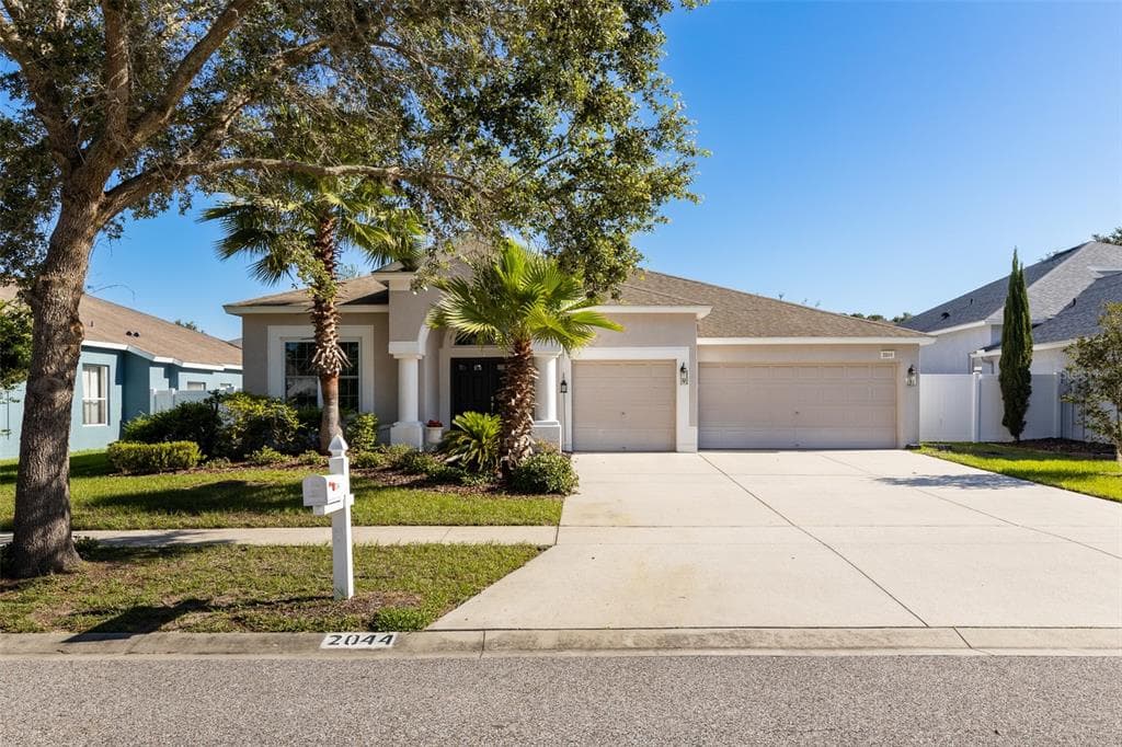 2044 HEARTLAND CIRCLE VALRICO, FL 33594
