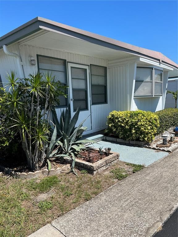 34 THATCH PALM STREET E LARGO, FL 33770