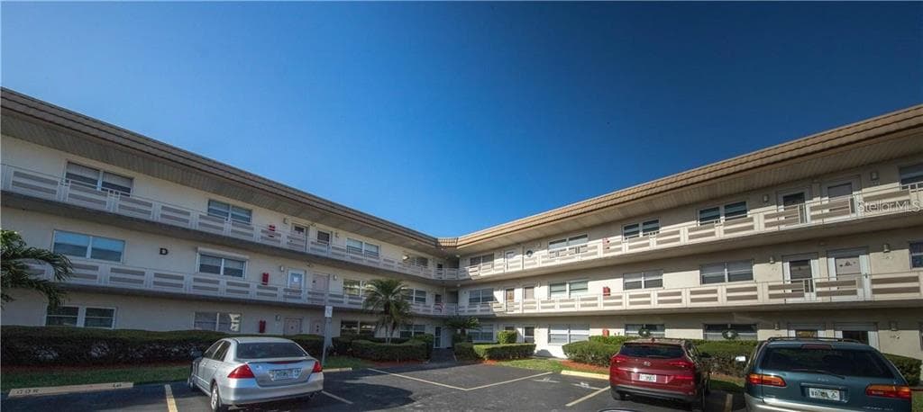 5750 80TH STREET N UNIT A207 ST PETERSBURG, FL 33709