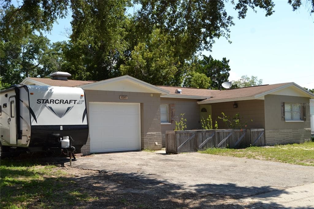 6267 78TH AVENUE N PINELLAS PARK, FL 33781