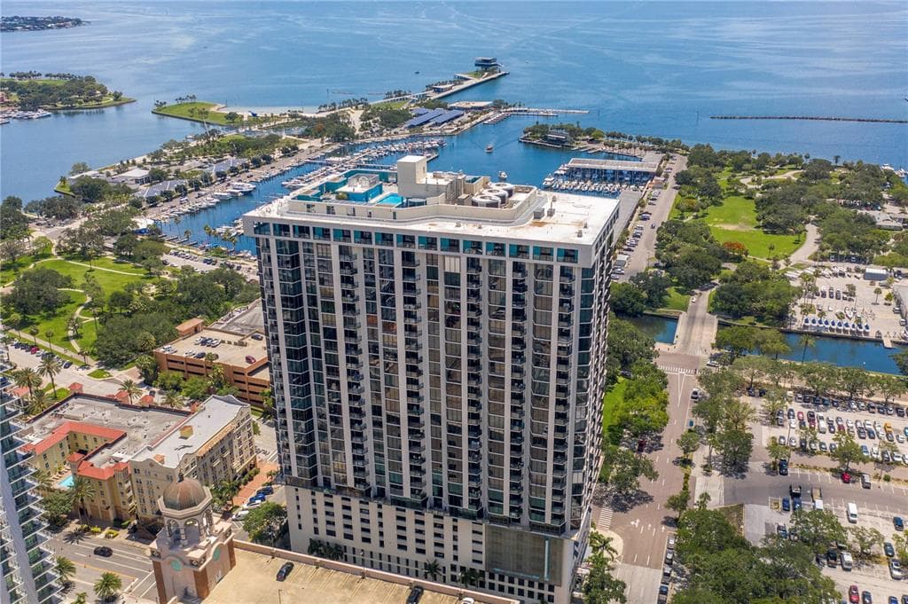 1 BEACH DRIVE SE UNIT 1911 ST PETERSBURG, FL 33701