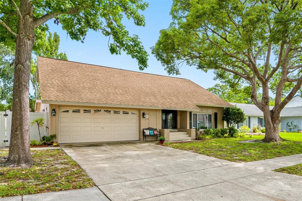 2619 WARWICK TERRACE PALM HARBOR, FL 34685
