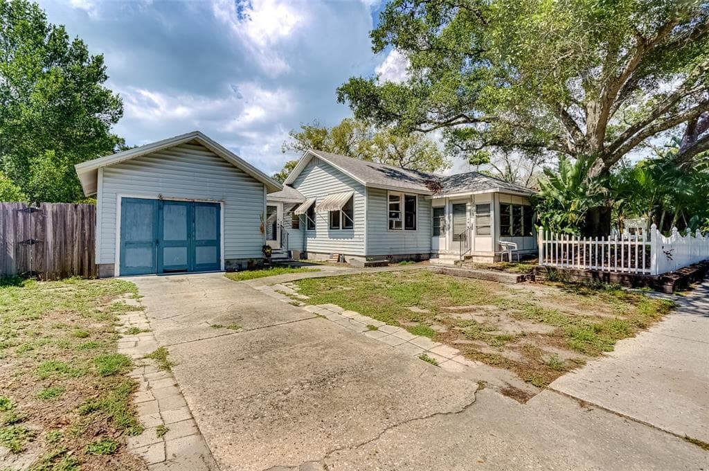 5501 15TH AVENUE S GULFPORT, FL 33707