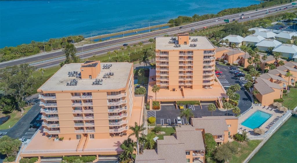 7430 SUNSHINE SKYWAY LANE S UNIT 401 ST PETERSBURG, FL 33711