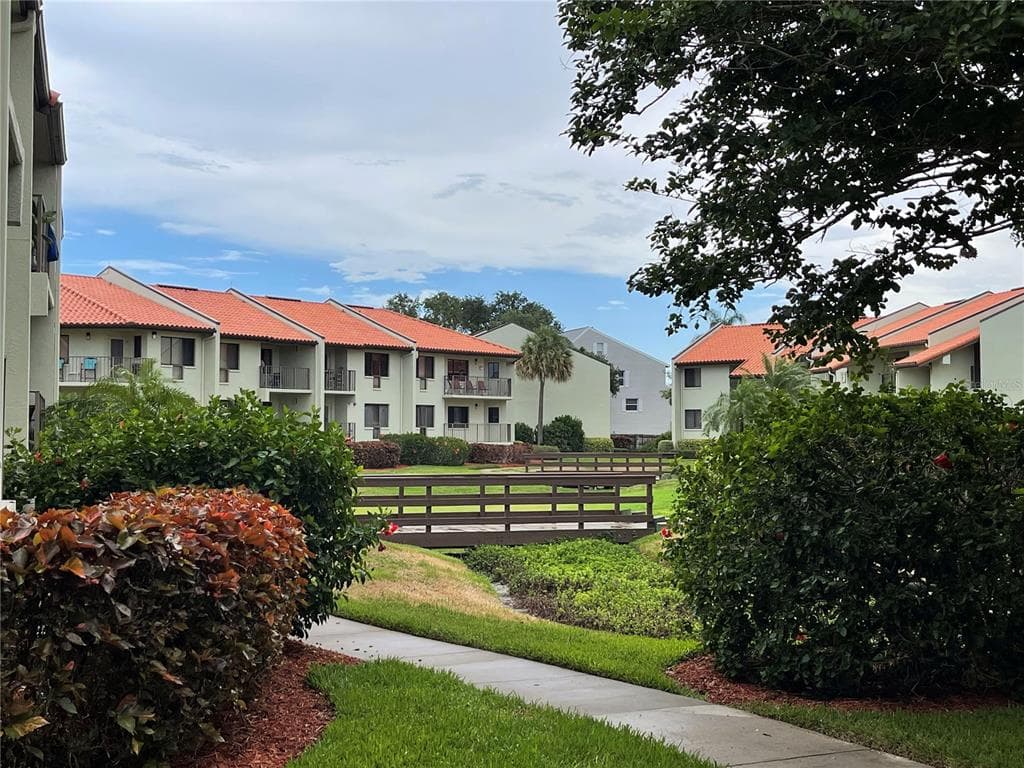 1515 PINELLAS BAYWAY S UNIT 16 TIERRA VERDE, FL 33715