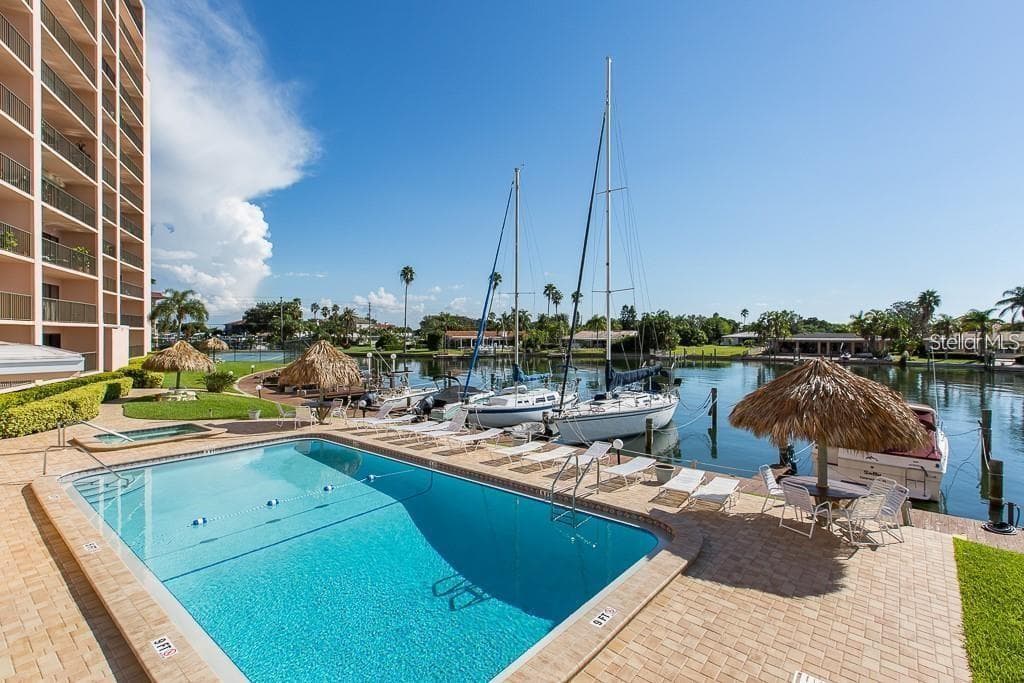 51 ISLAND WAY UNIT 103 CLEARWATER BEACH, FL 33767
